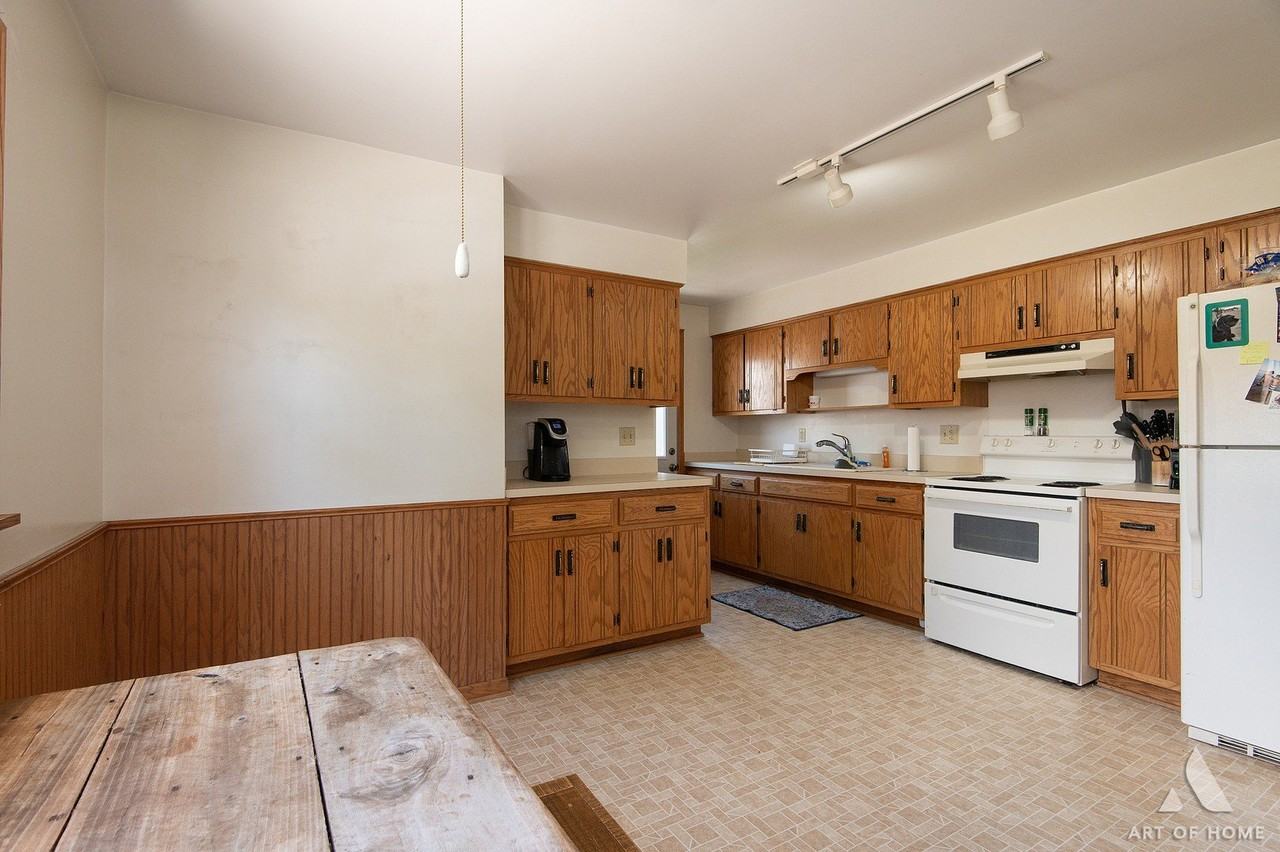 220 E 15th St #1 - Photo 7 of 20