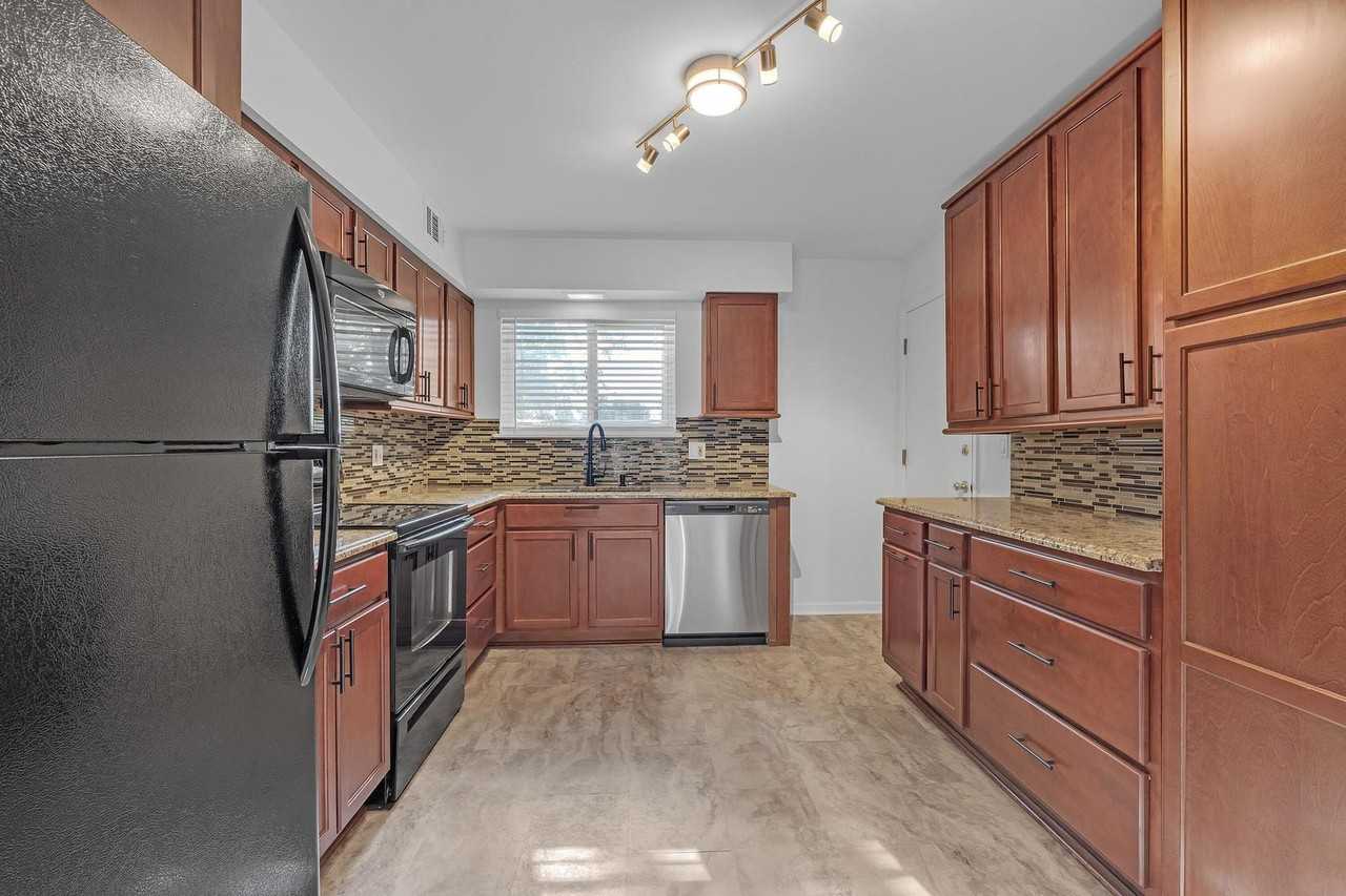 900 S Plum Grove Rd #216 - Photo 3 of 18