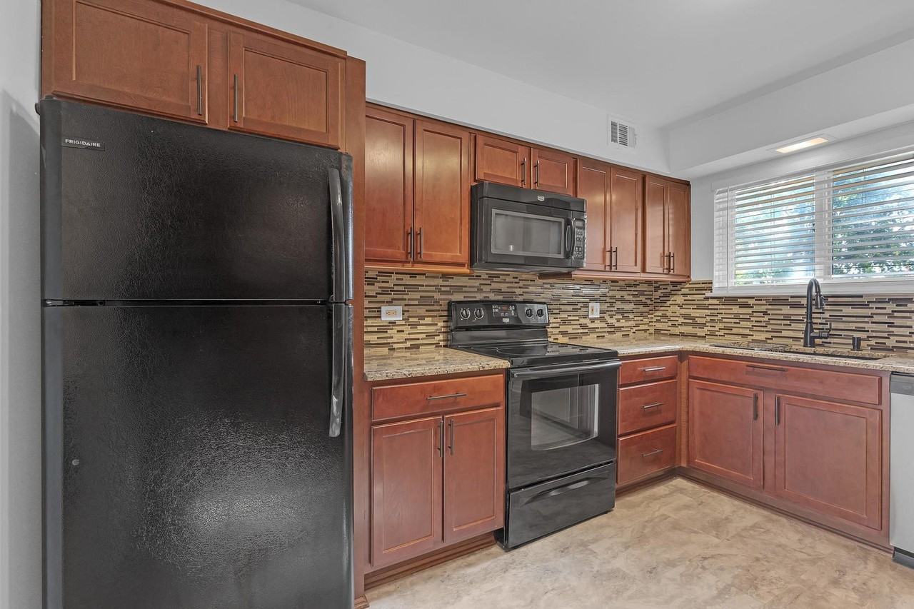 900 S Plum Grove Rd #216 - Photo 4 of 18