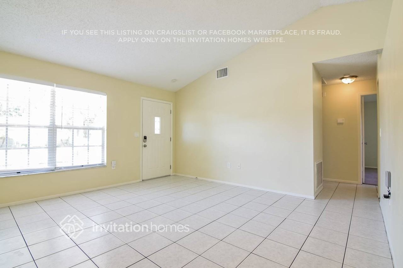 7839 Putnam Cir - Photo 4 of 20