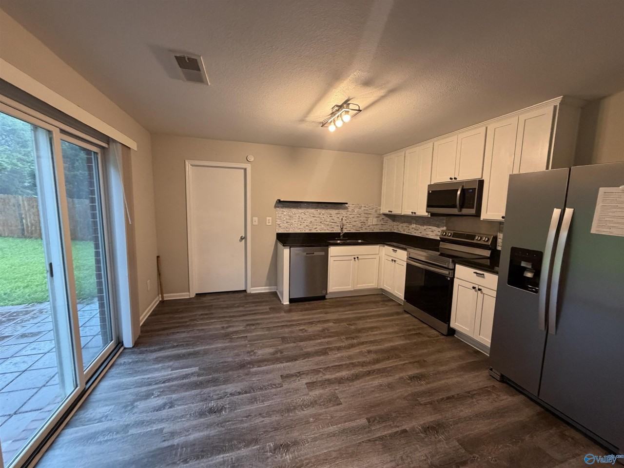 354 Jasmine Dr - Photo 4 of 23