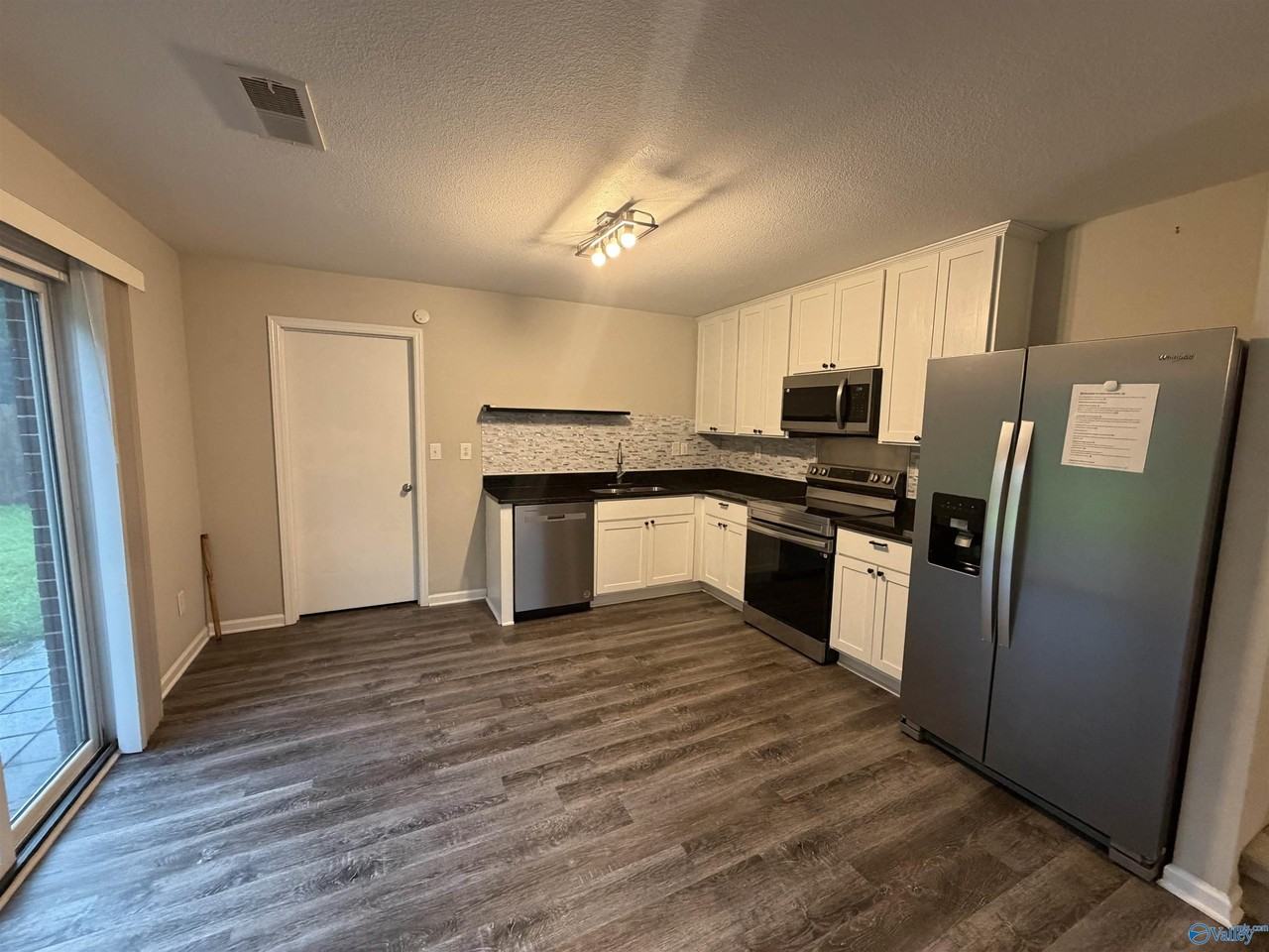 354 Jasmine Dr - Photo 5 of 23