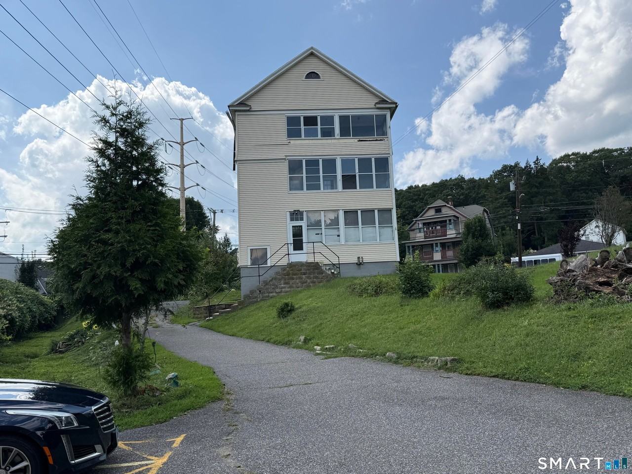 181 Highland Ave - Photo 2 of 7