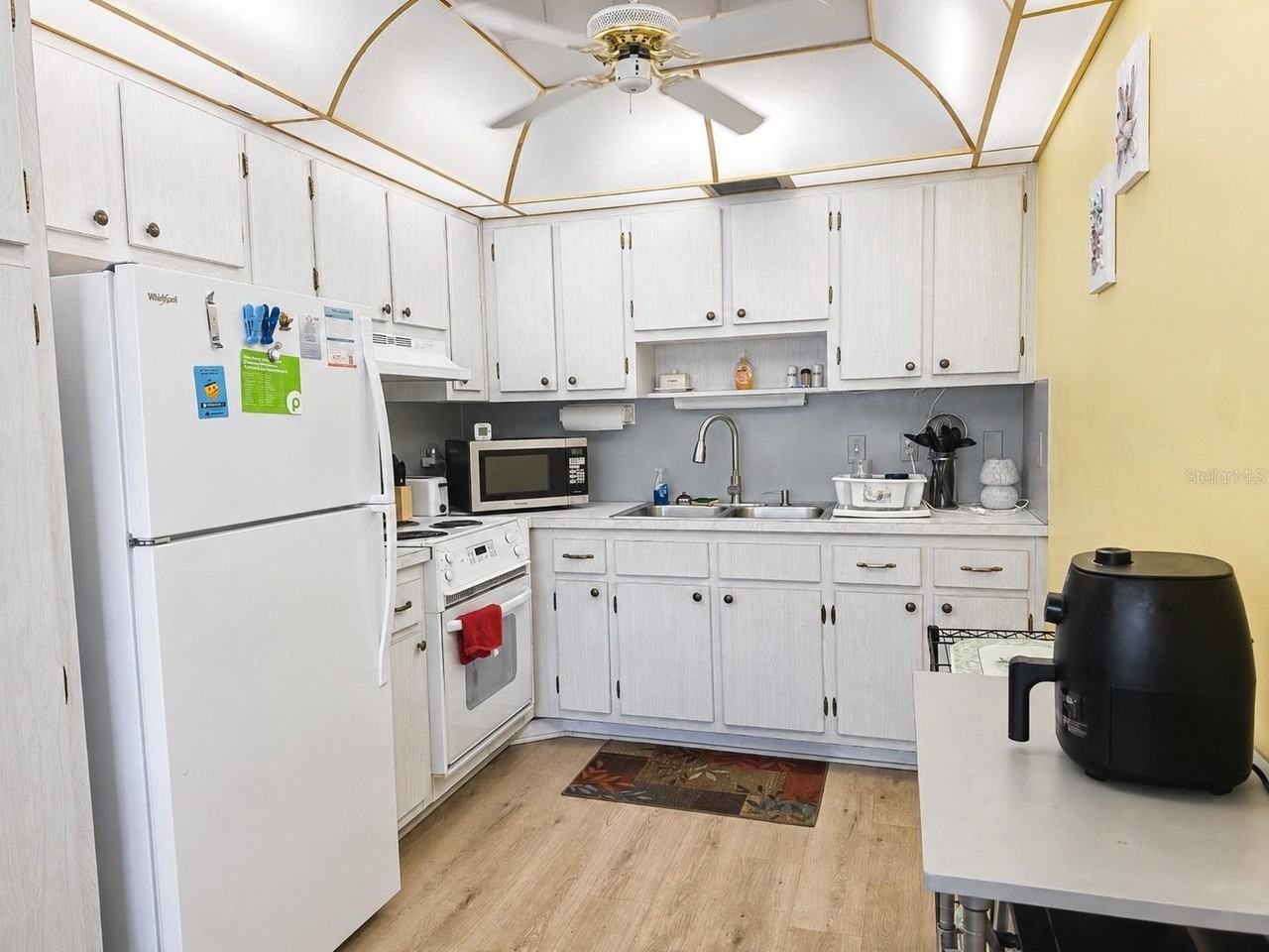 8454 111th St - Photo 3 of 14