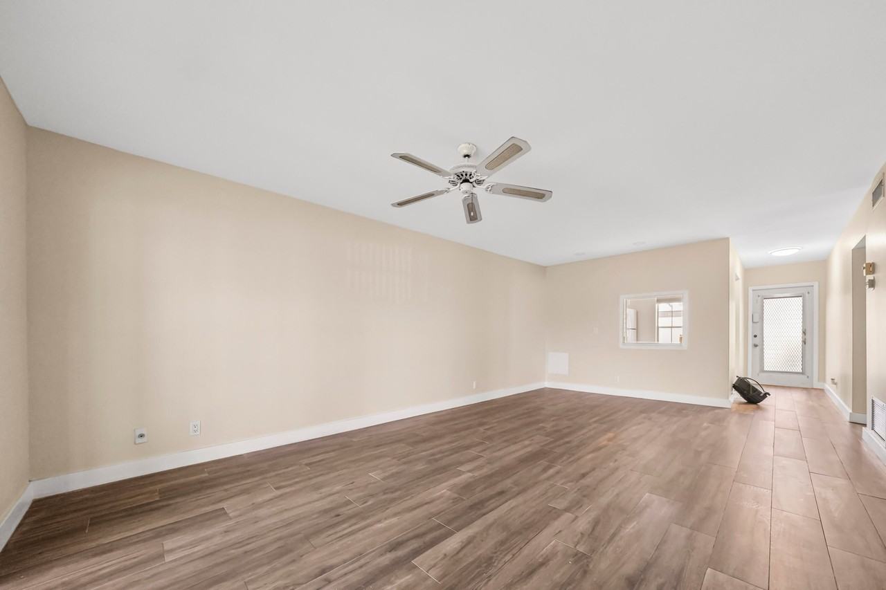 270 Cape Cod Cir - Photo 2 of 10