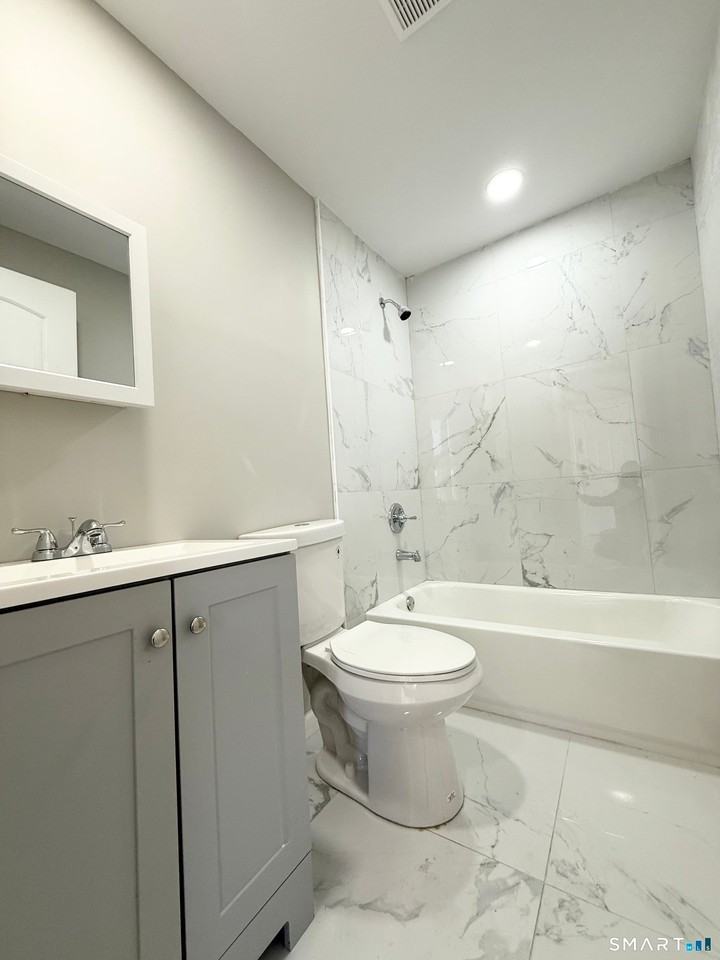 41 Howe St - Photo 2 of 11