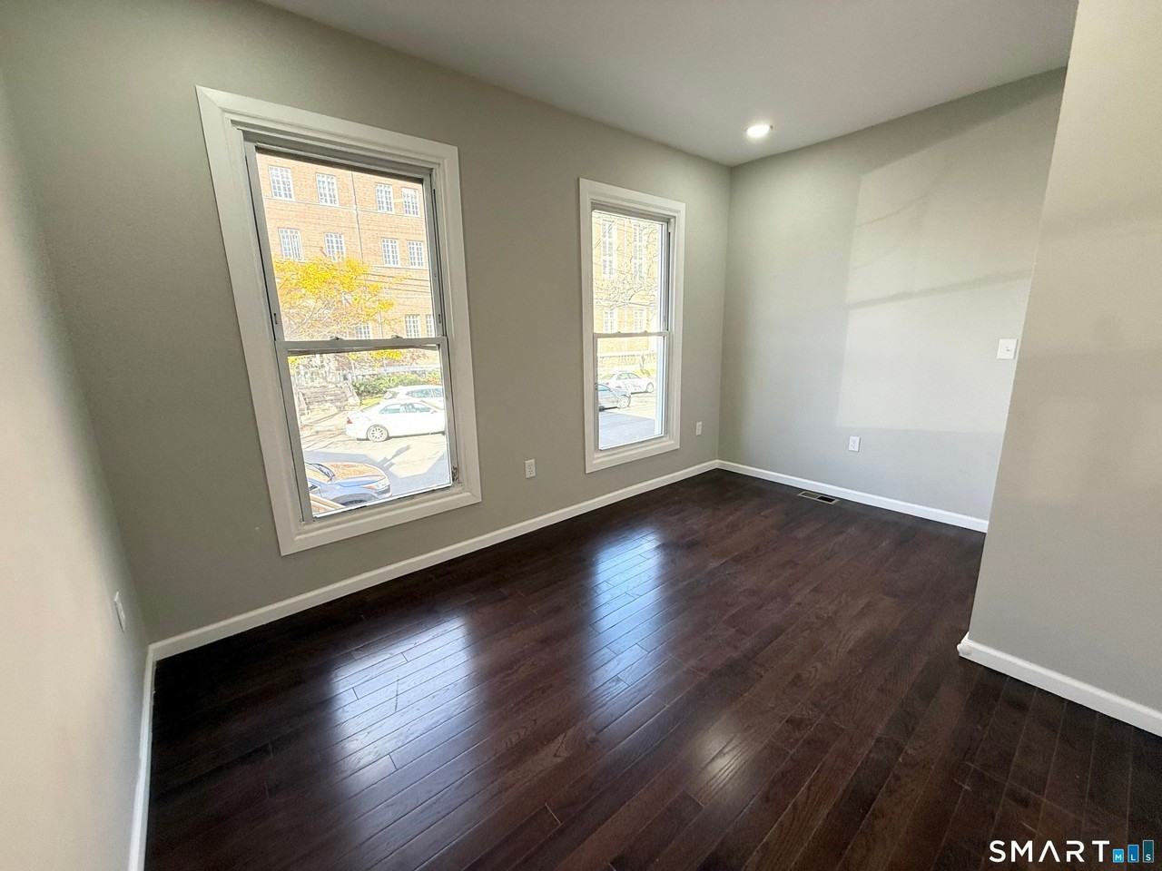 41 Howe St - Photo 3 of 11