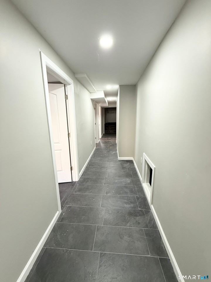 41 Howe St - Photo 6 of 11