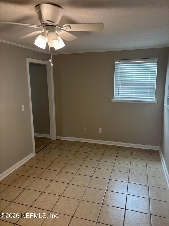3552 College St #AB - Photo 3 of 12