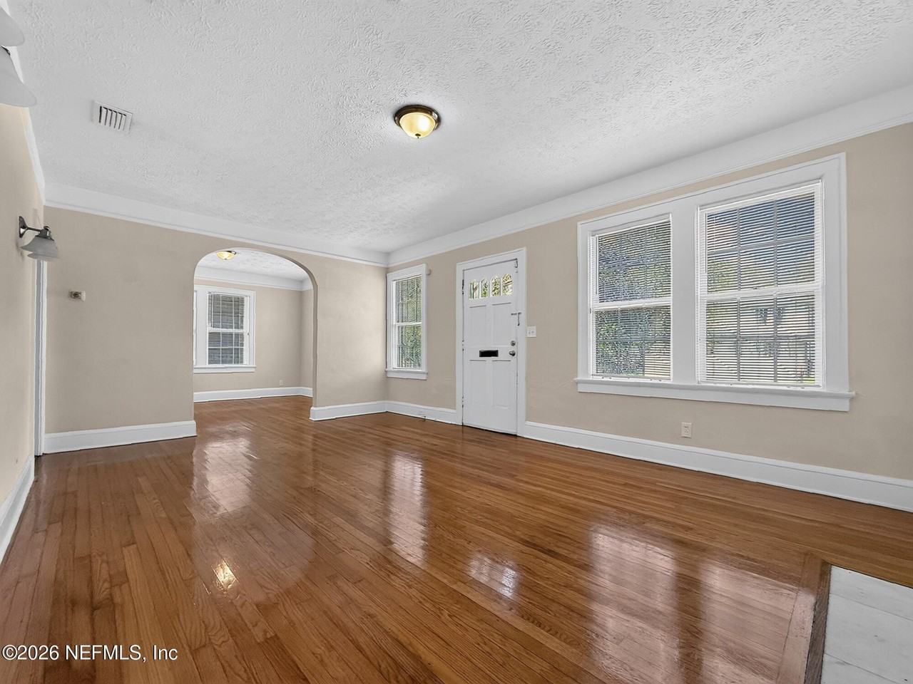 2736 Lydia St - Photo 7 of 41