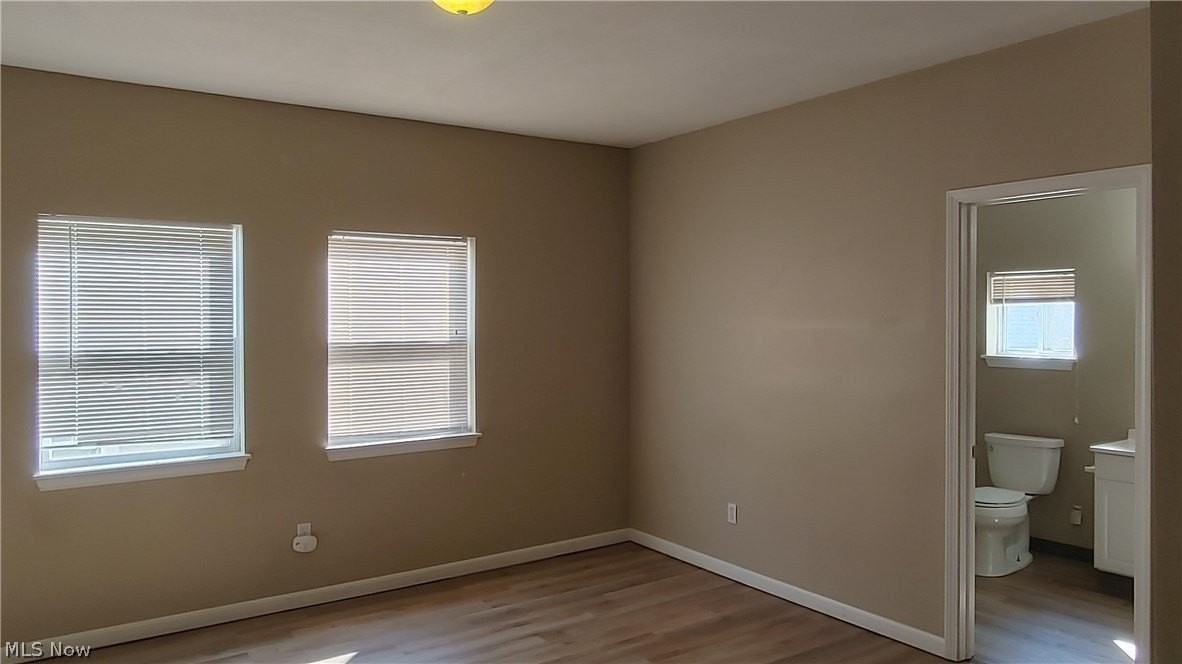 634 Sumner St #UP - Photo 3 of 32