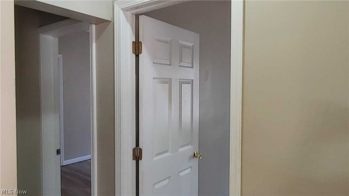 634 Sumner St #UP - Photo 4 of 32