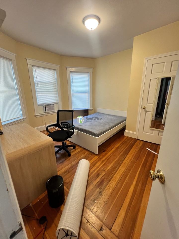 18 Curtis Ave - Photo 2 of 22