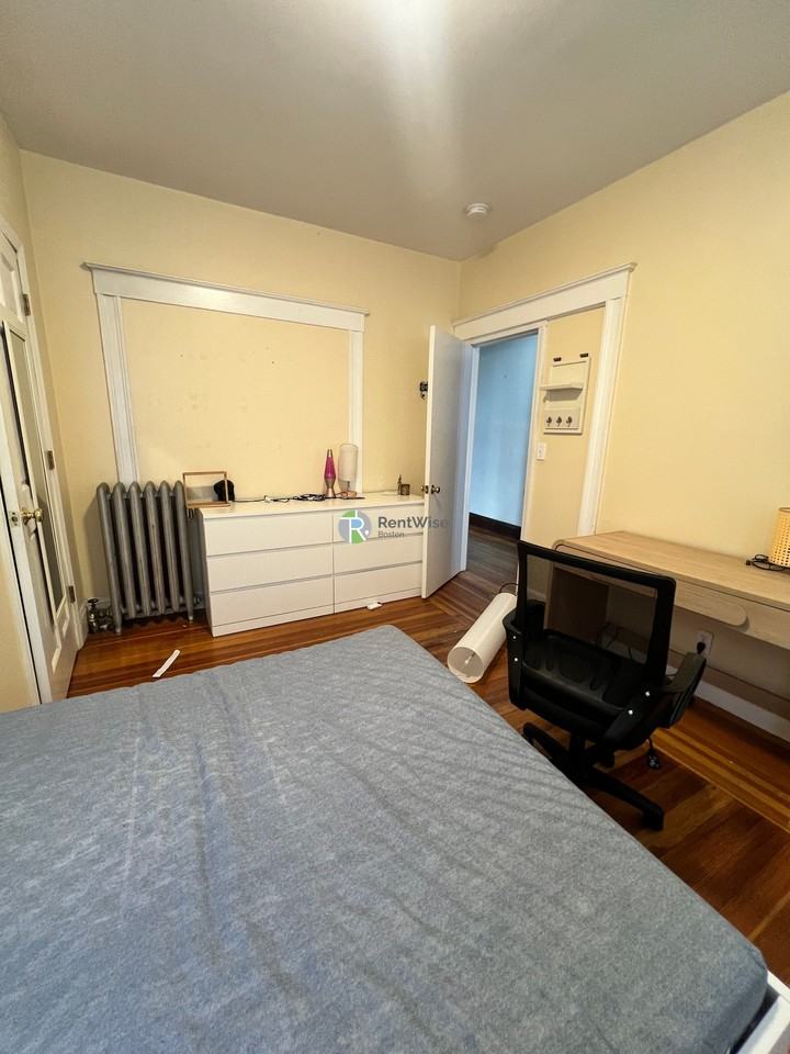 18 Curtis Ave - Photo 3 of 22