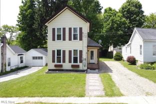 8210 Maple Ave - Photo 1 of 1