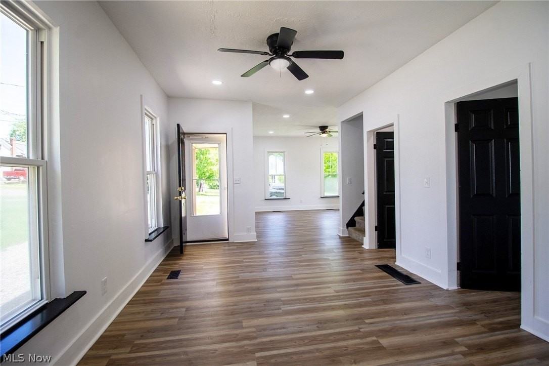 8210 Maple Ave - Photo 7 of 20