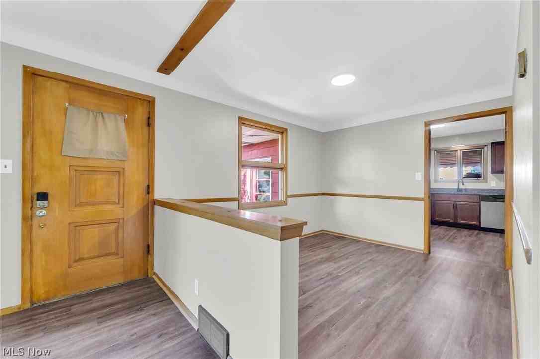 3460 Hetzel Dr - Photo 3 of 29
