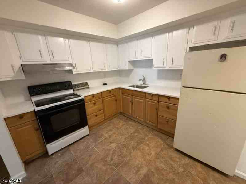 118 Main St ##2 - Photo 5 of 13