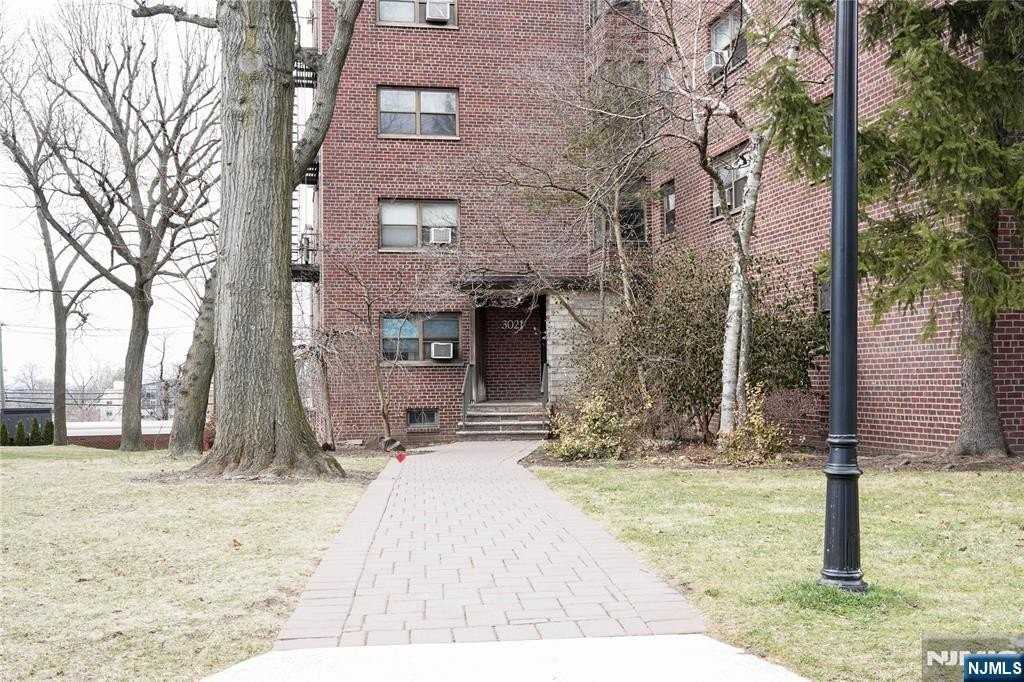 3021 Edwin Ave #1J - Photo 2 of 13