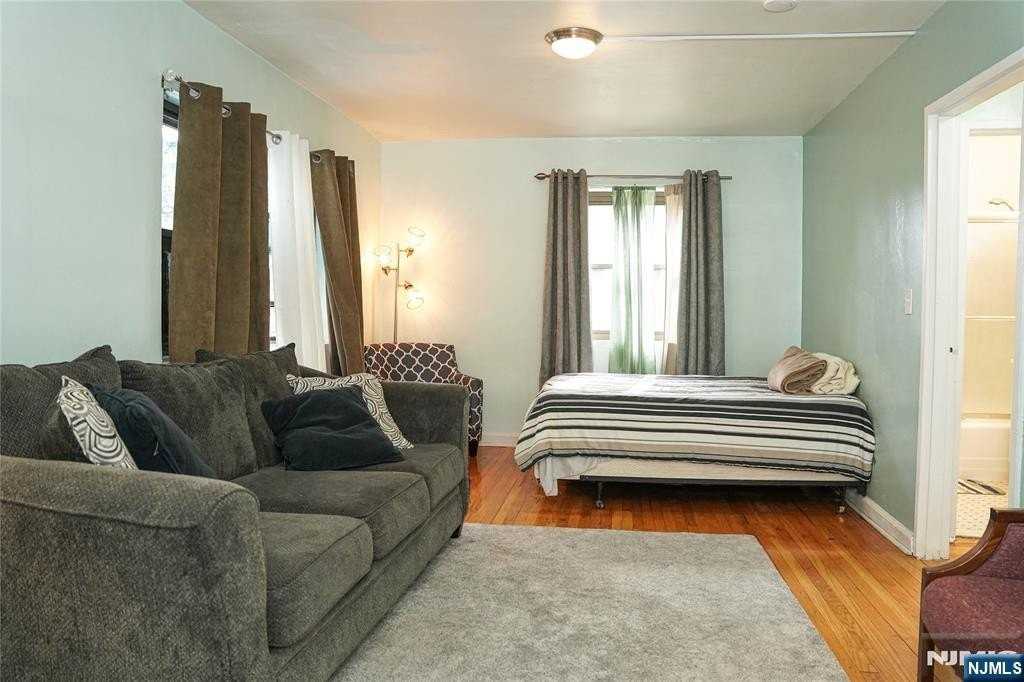3021 Edwin Ave #1J - Photo 4 of 13