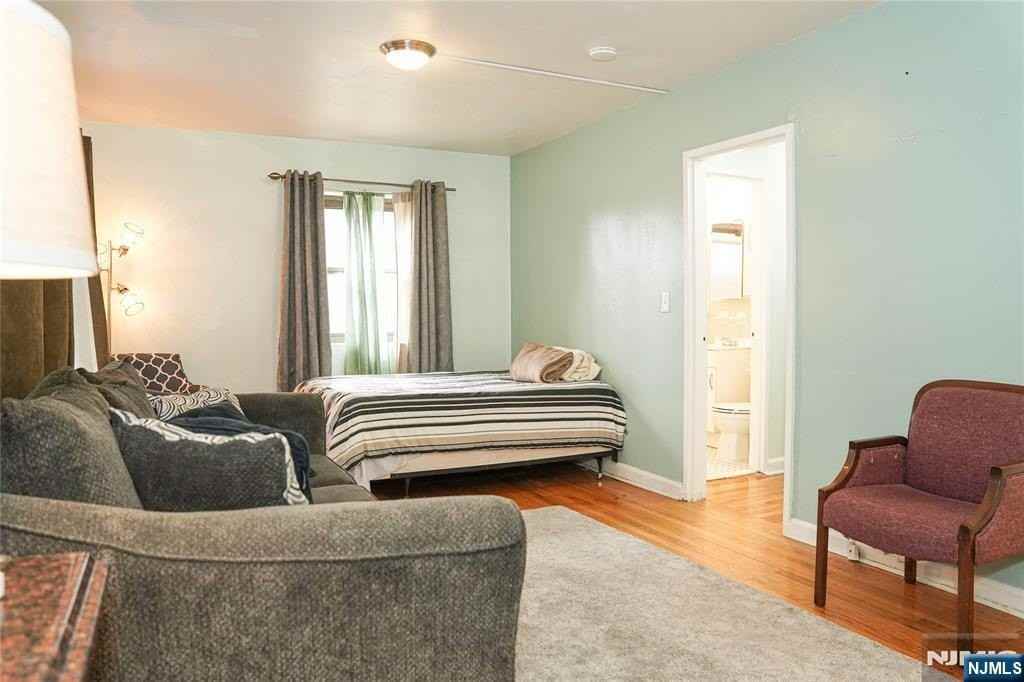 3021 Edwin Ave #1J - Photo 5 of 13