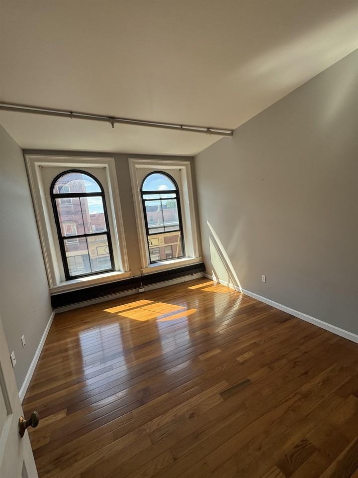 13 Central Sq #204 - Photo 3 of 6