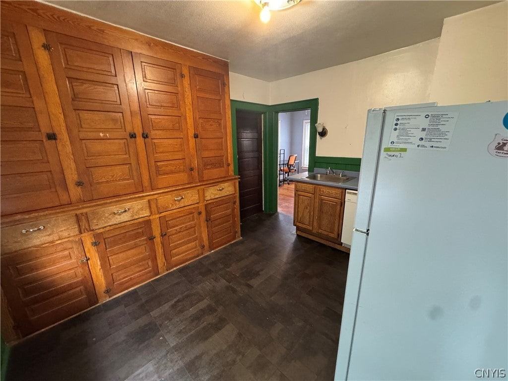 708 Maryland Ave - Photo 4 of 10