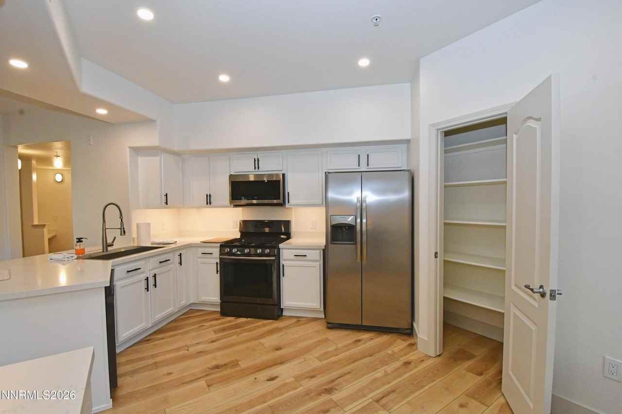 17000 Wedge Pkwy Unit 212 - Photo 7 of 27