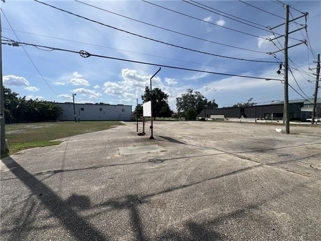3620 Paris Rd