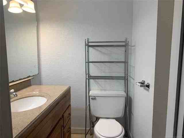 105 E 21st St - Photo 6 of 15