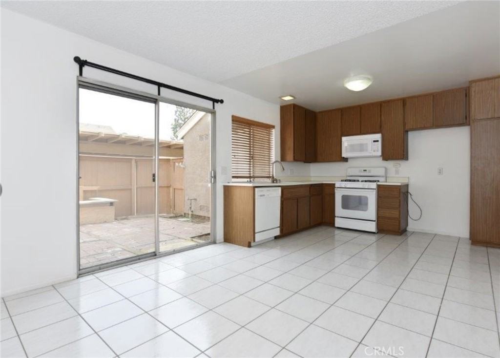 13 Eastmont Unit 41 - Photo 2 of 21