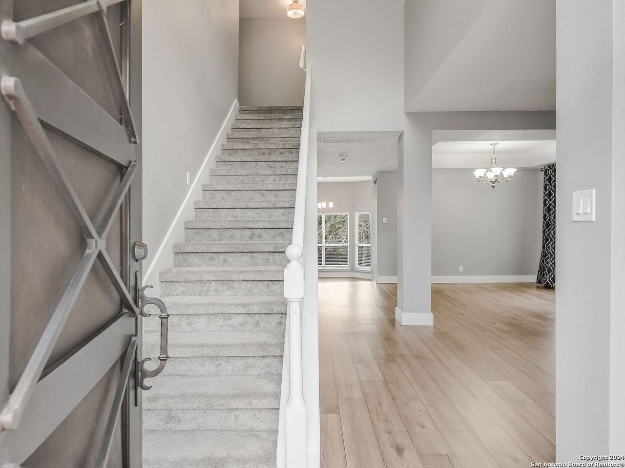 15711 Wolf Creek St - Photo 5 of 25