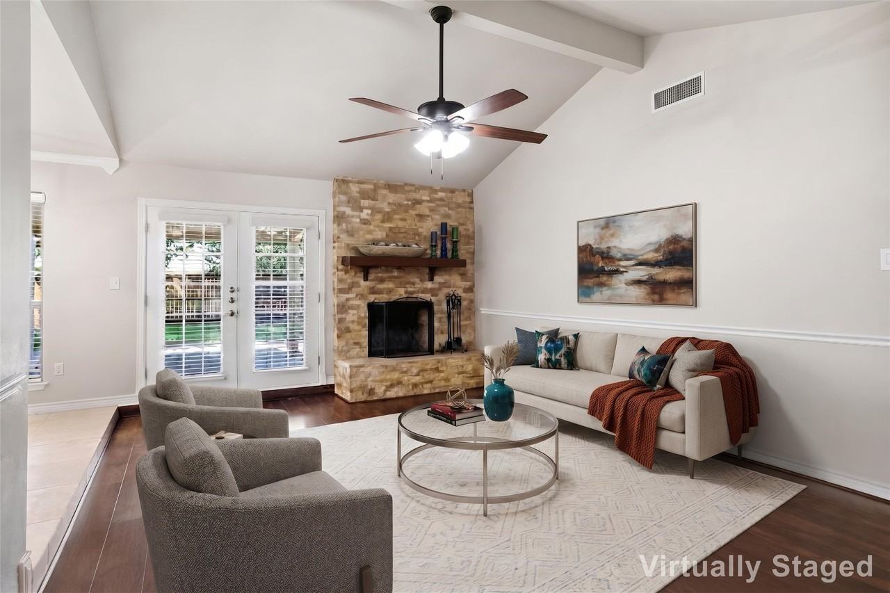 212 Gloria St - Photo 2 of 19