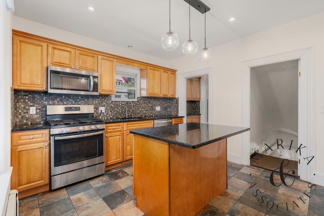 60 Parsons St - Photo 7 of 25