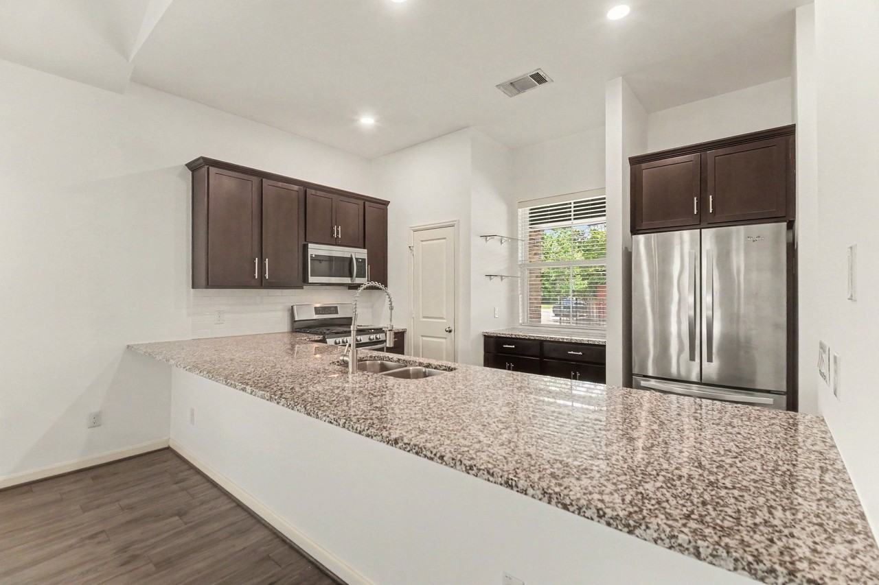 3413 Omega St - Photo 2 of 29