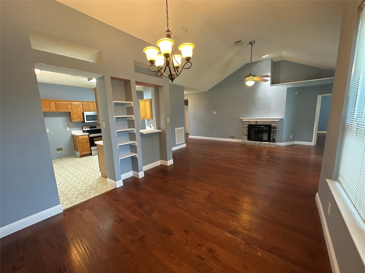 2336 Timbercreek Dr - Photo 4 of 8