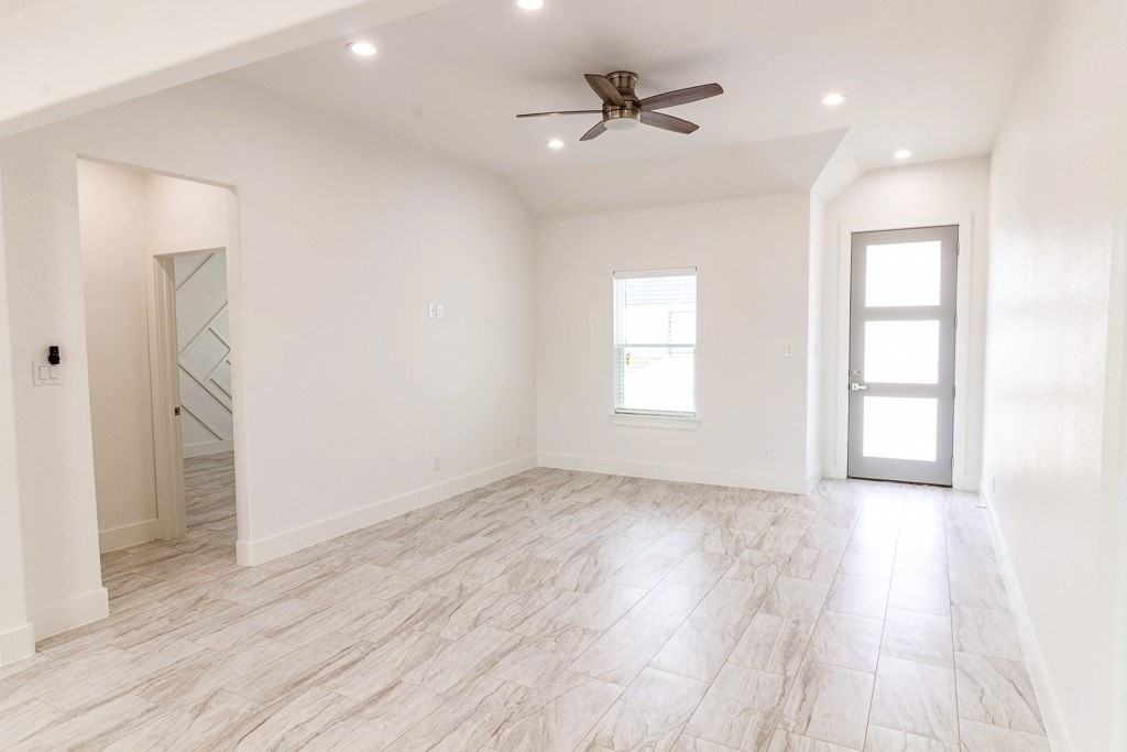 536 Highview Ct - Photo 3 of 23