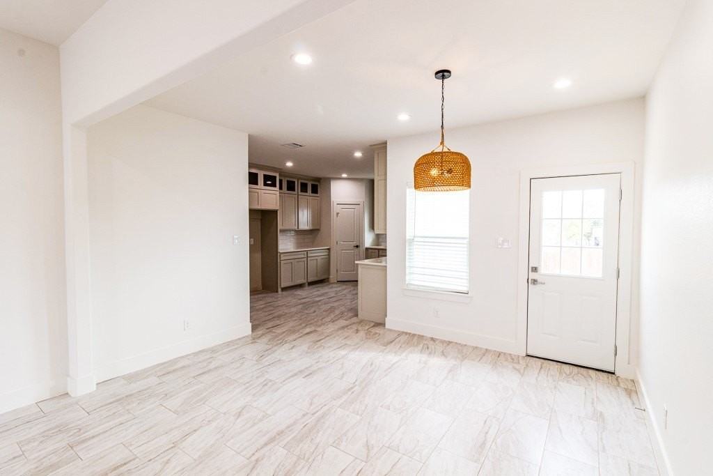 536 Highview Ct - Photo 5 of 23