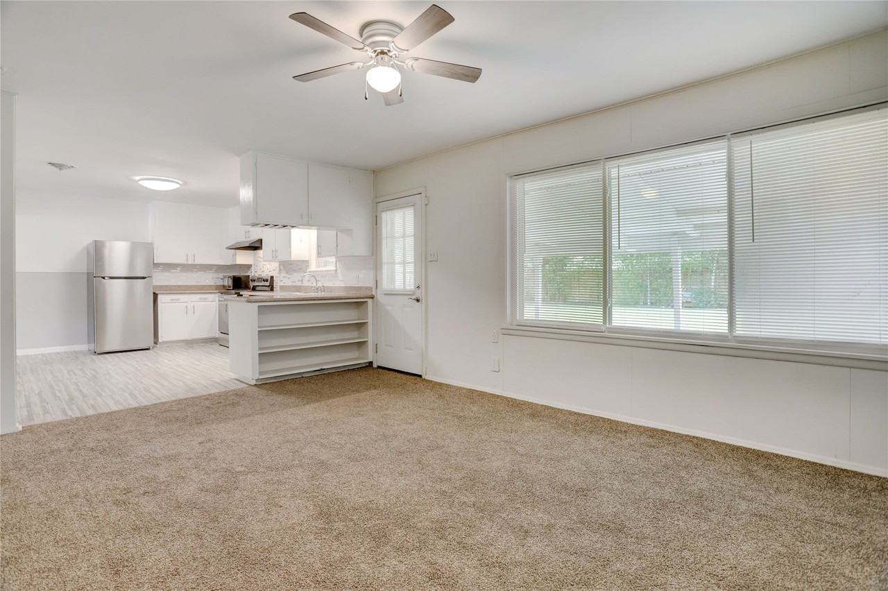4421 Willowbend Blvd - Photo 7 of 33