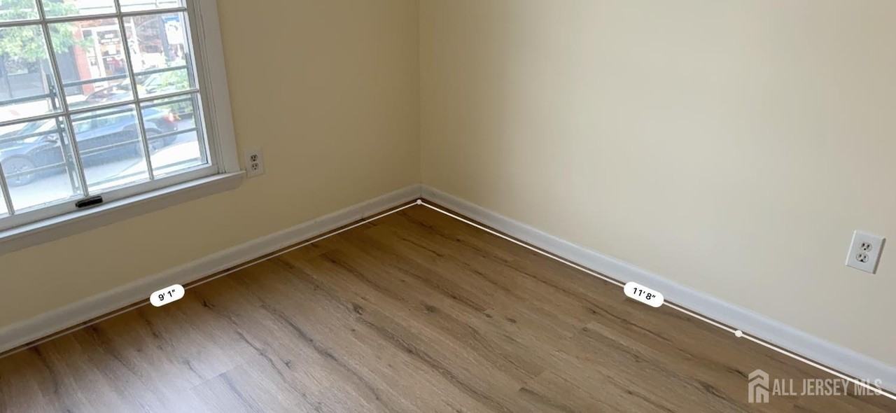 431 Main St - Photo 5 of 10