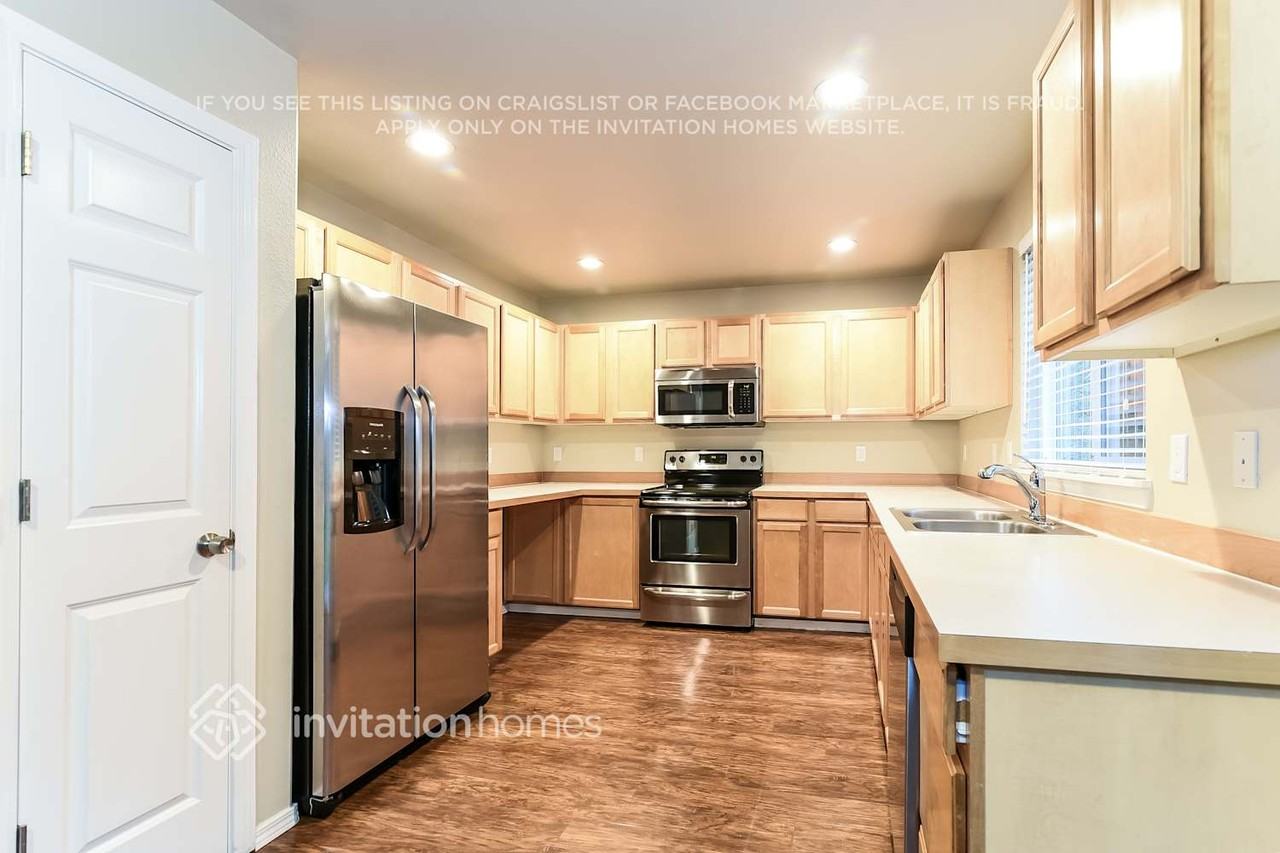 8629 76th Ave Ne - Photo 6 of 21