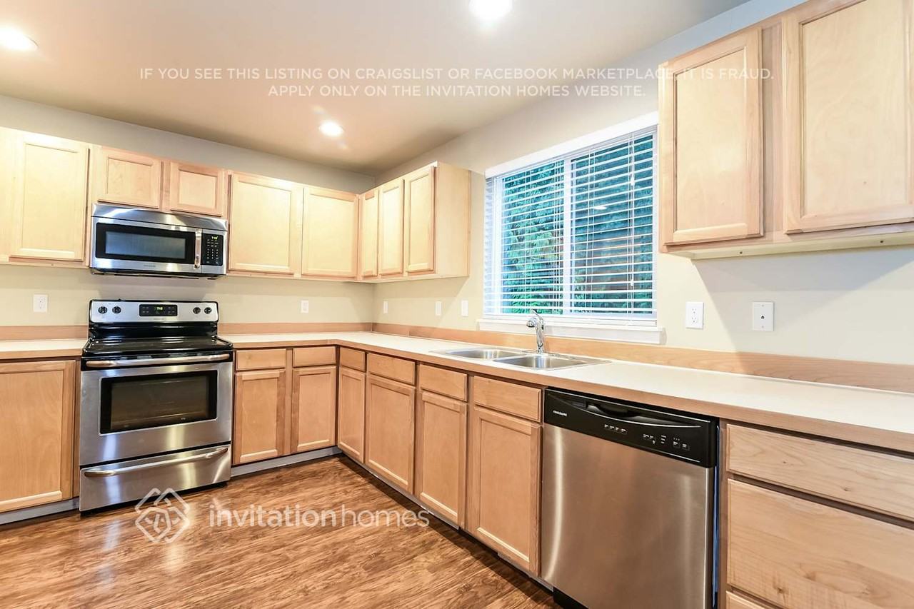 8629 76th Ave Ne - Photo 7 of 21