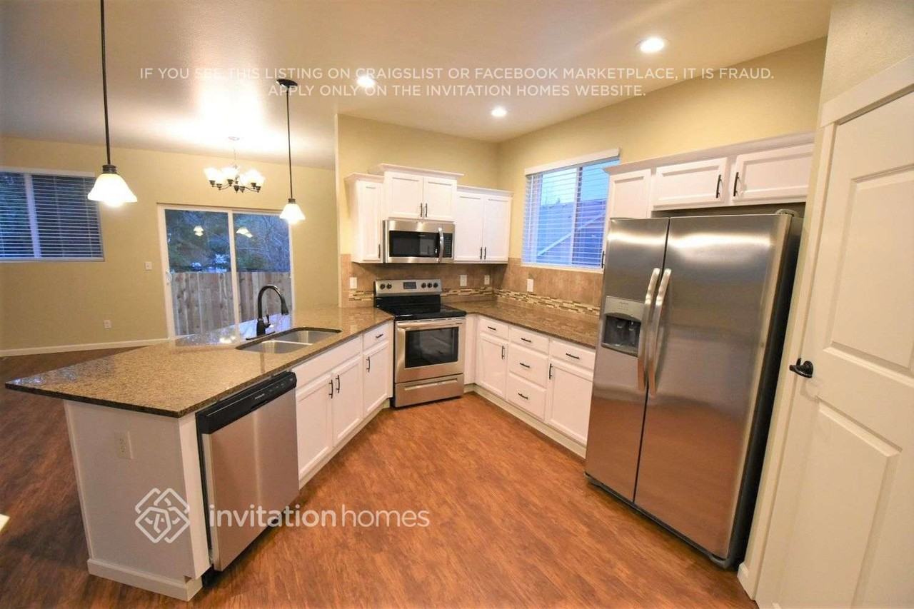 19412 90th Avenue Ct E - Photo 3 of 13