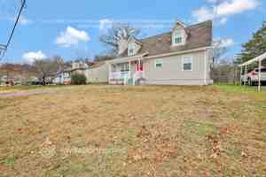 featured image of 4728 Greystone St