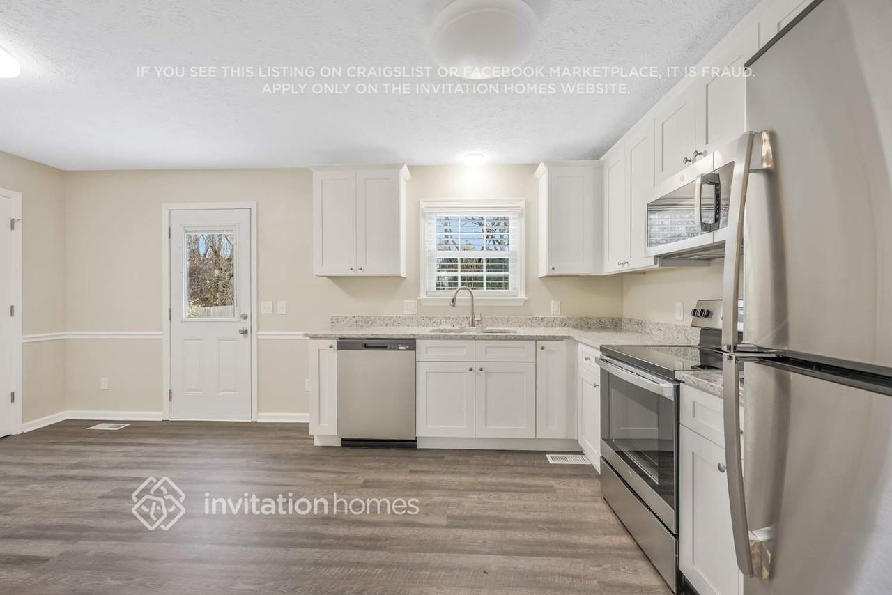 4728 Greystone St - Photo 7 of 29
