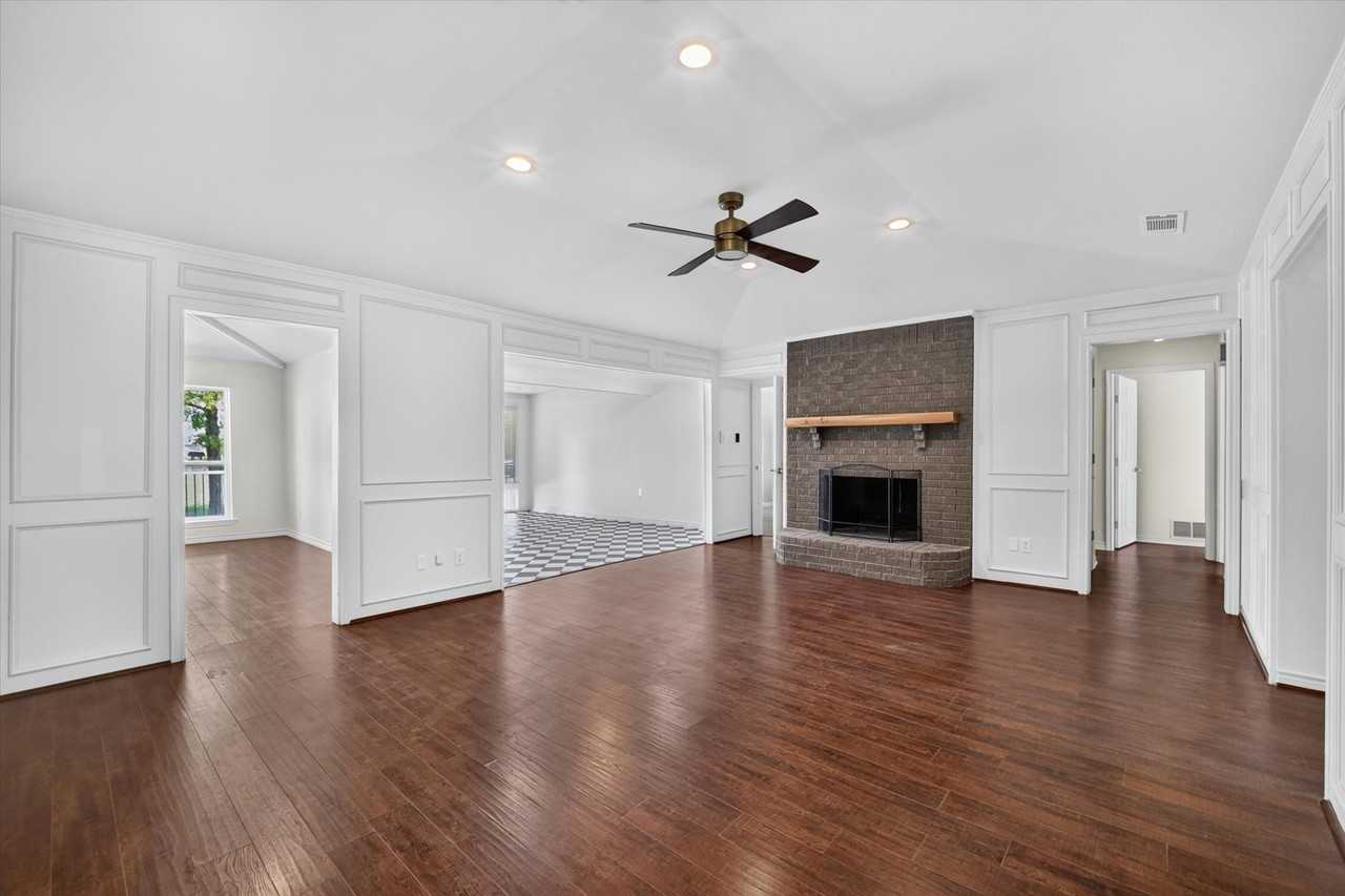 3505 Larkin Ln - Photo 2 of 19
