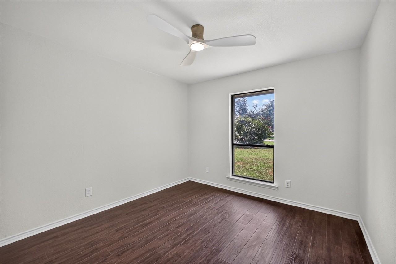 3505 Larkin Ln - Photo 7 of 19