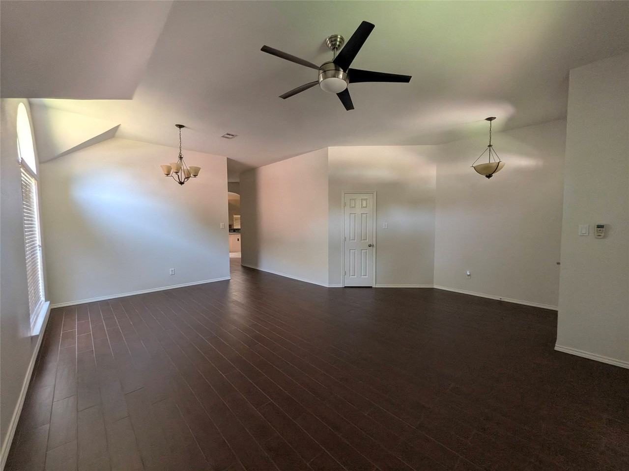 1705 Ingleside Dr - Photo 3 of 15
