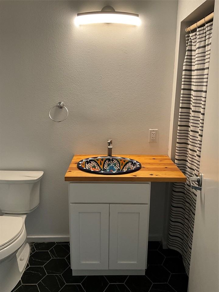 201 E Chambers St #202 - Photo 6 of 7