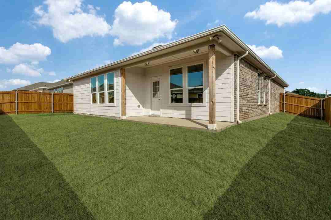 1424 Dry Creek Dr - Photo 2 of 21